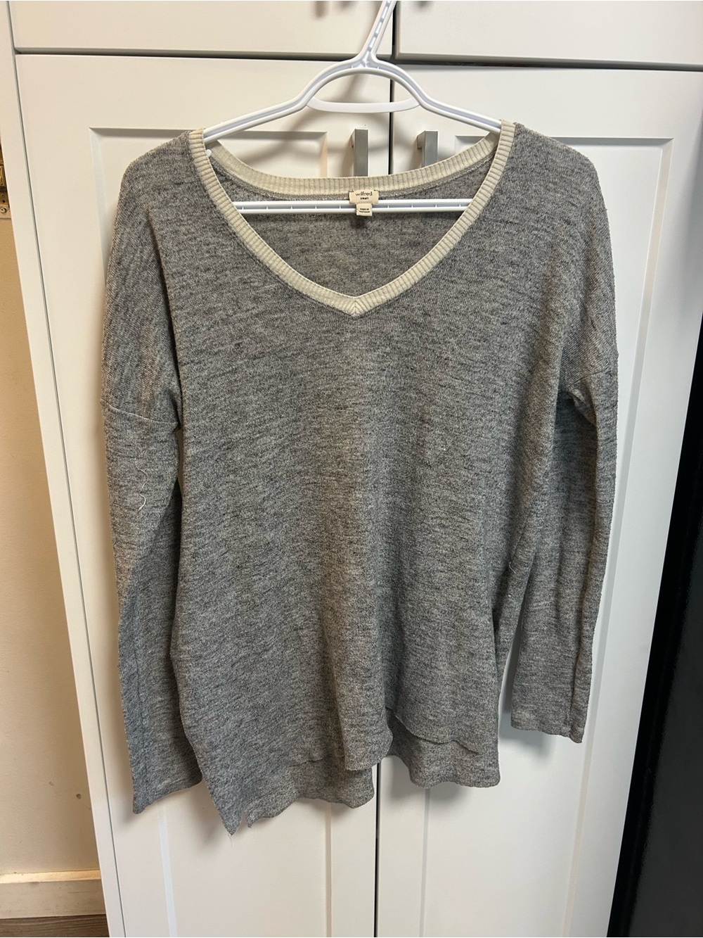 Wilfred Gray V-Neck Knit Sweater with Cream Trim